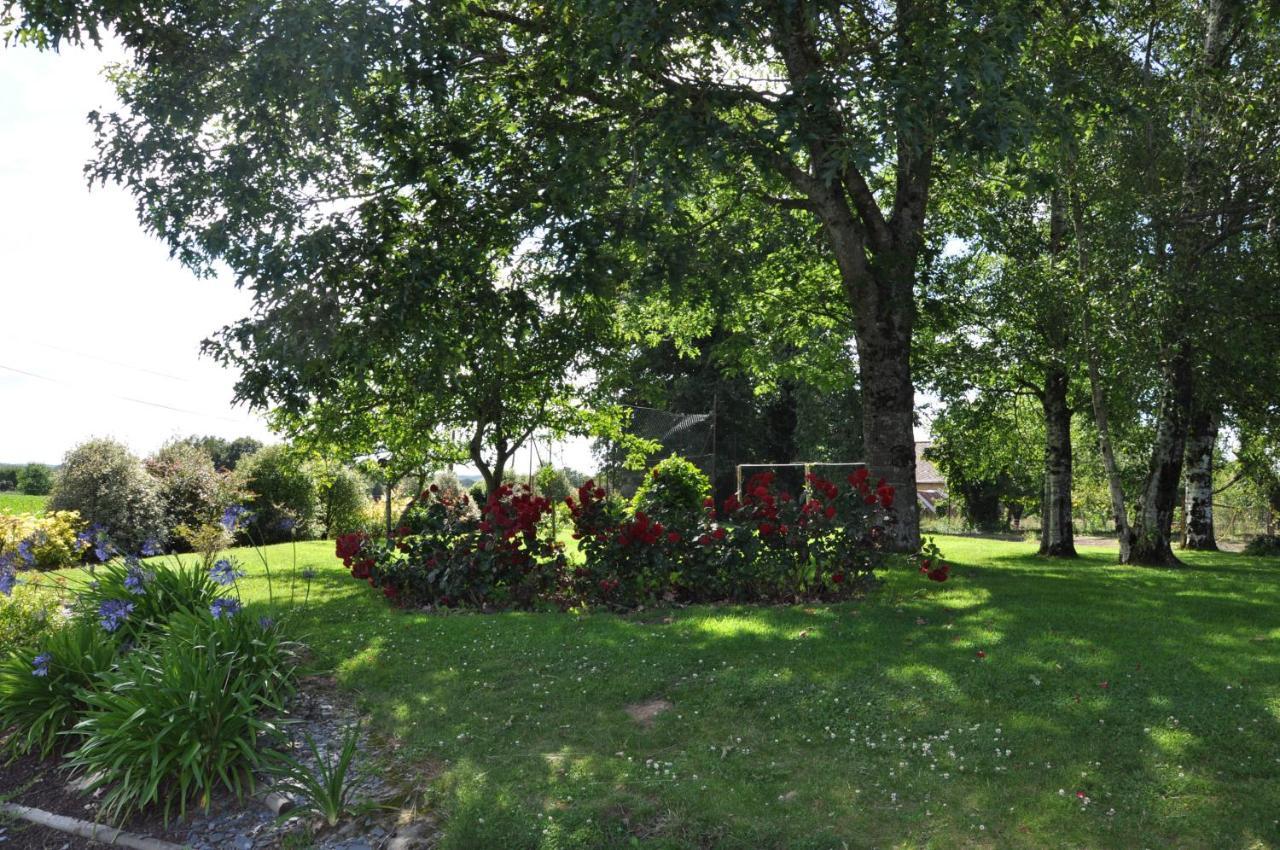 Perrault Gites Loscouet-sur-Meu Exterior foto